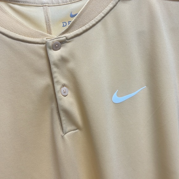 Nike‎ - Picture 7 of 7